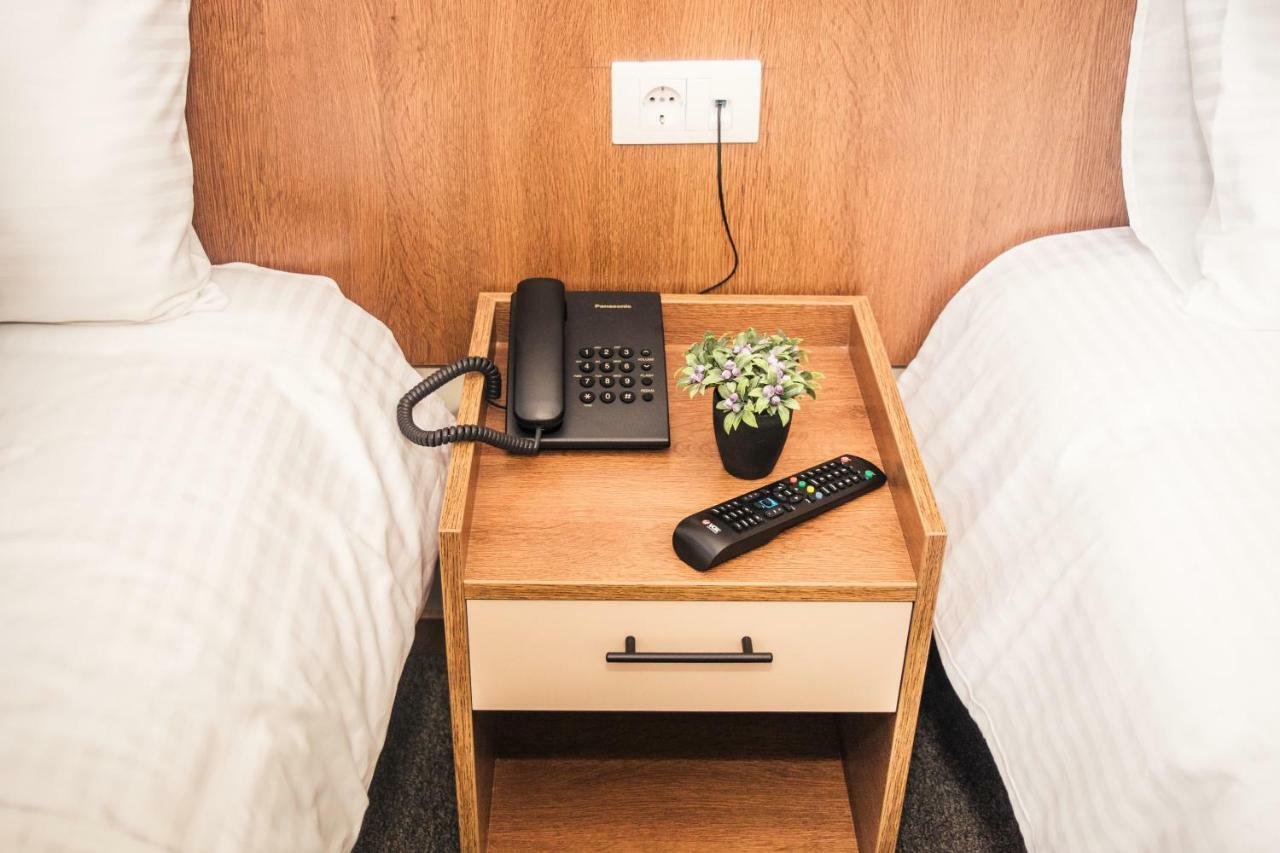 Sajam Garni Hotel 莱斯科瓦茨 外观 照片