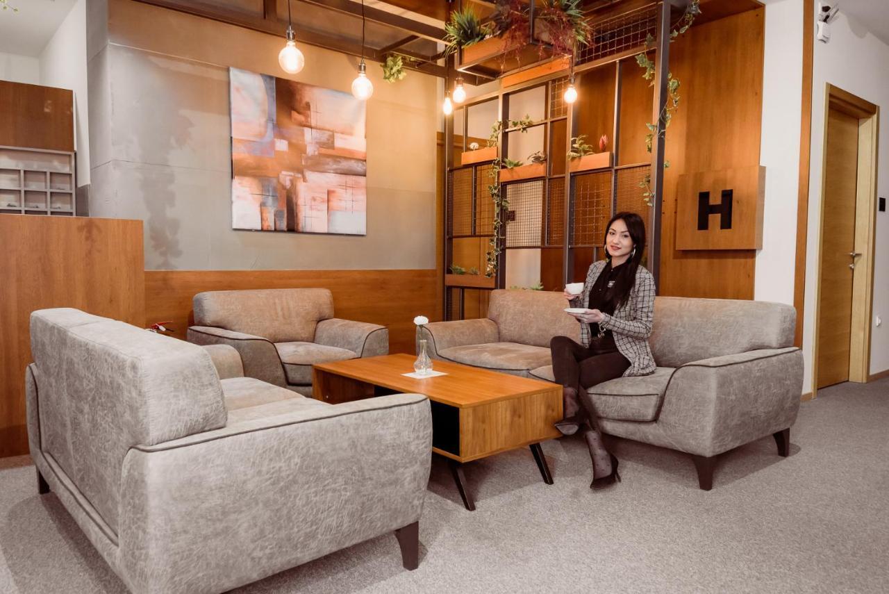 Sajam Garni Hotel 莱斯科瓦茨 外观 照片