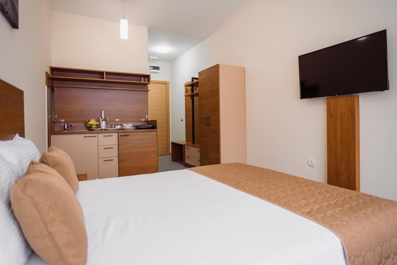 Sajam Garni Hotel 莱斯科瓦茨 外观 照片